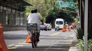 Ciclovía Insurgentes. un beneficio para miles de personas. Foto: SEMOVI