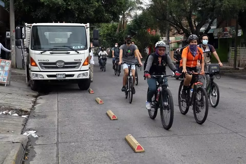 invadiendo la ciclovia El Norte