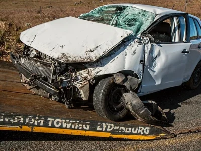 auto accidentado causas que provocan accidentes viales